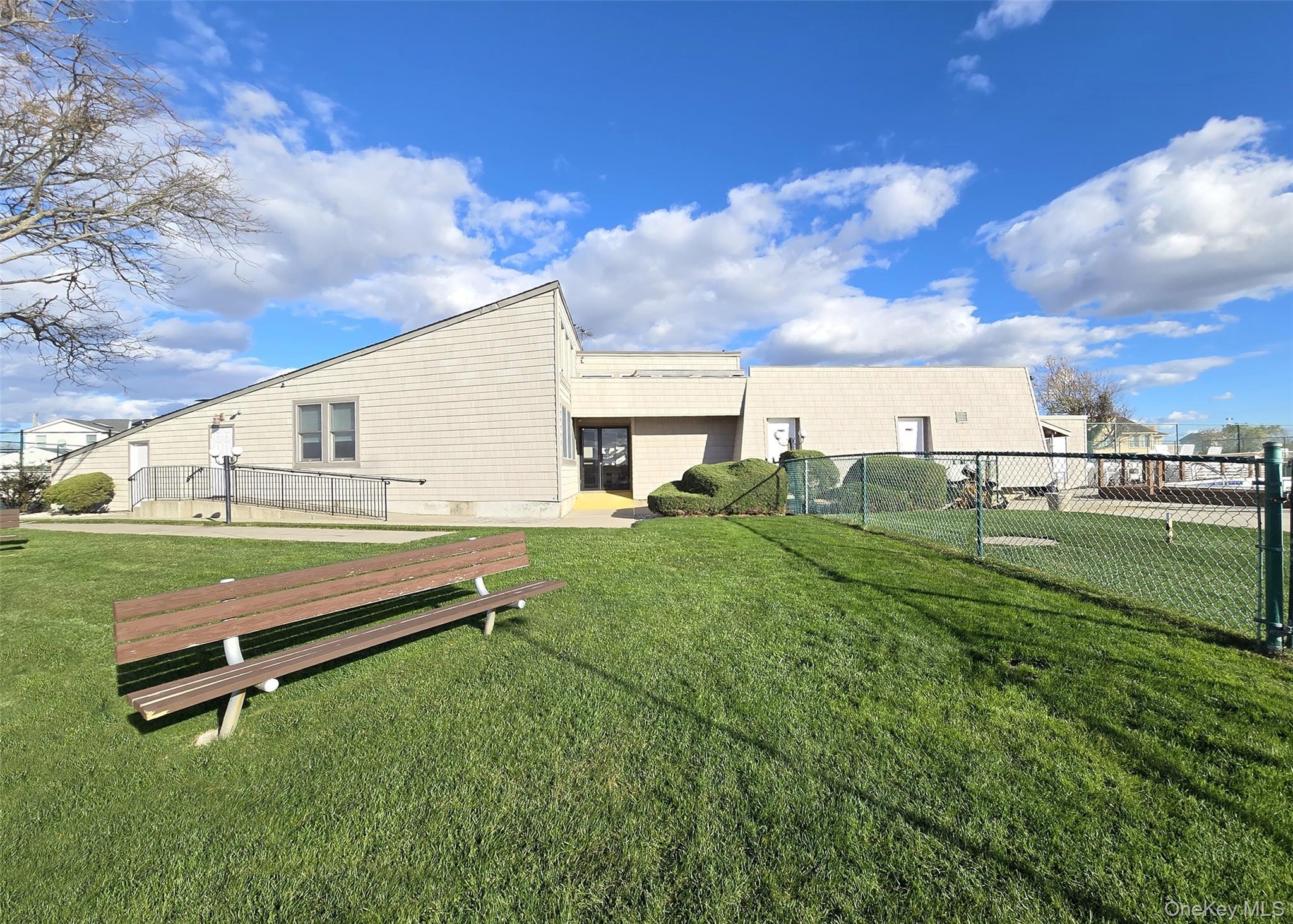 324 Mariners Way, Copiague, NY 11726