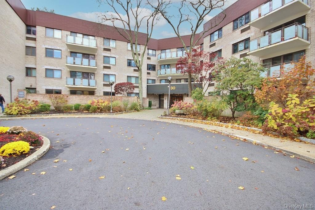 30 Greenridge Avenue # 3G, White Plains, NY 10605