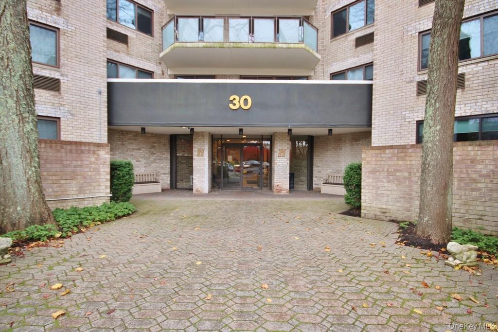 30 Greenridge Avenue # 3G, White Plains, NY 10605