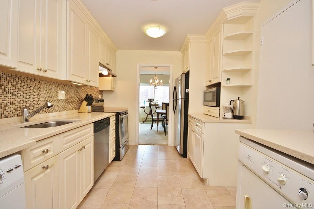 30 Greenridge Avenue # 3G, White Plains, NY 10605