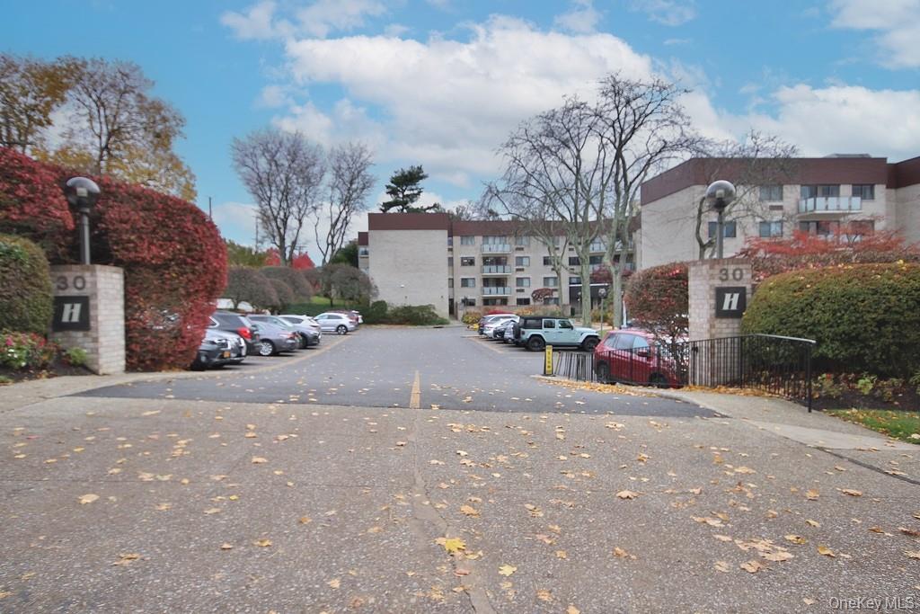 30 Greenridge Avenue # 3G, White Plains, NY 10605