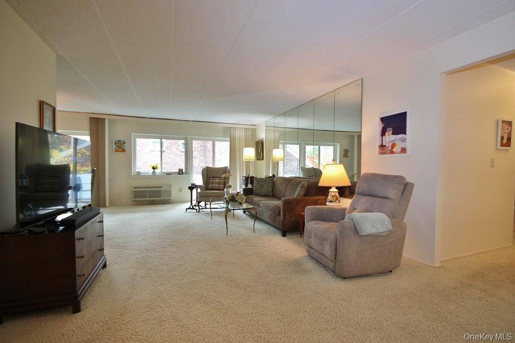 30 Greenridge Avenue # 3G, White Plains, NY 10605