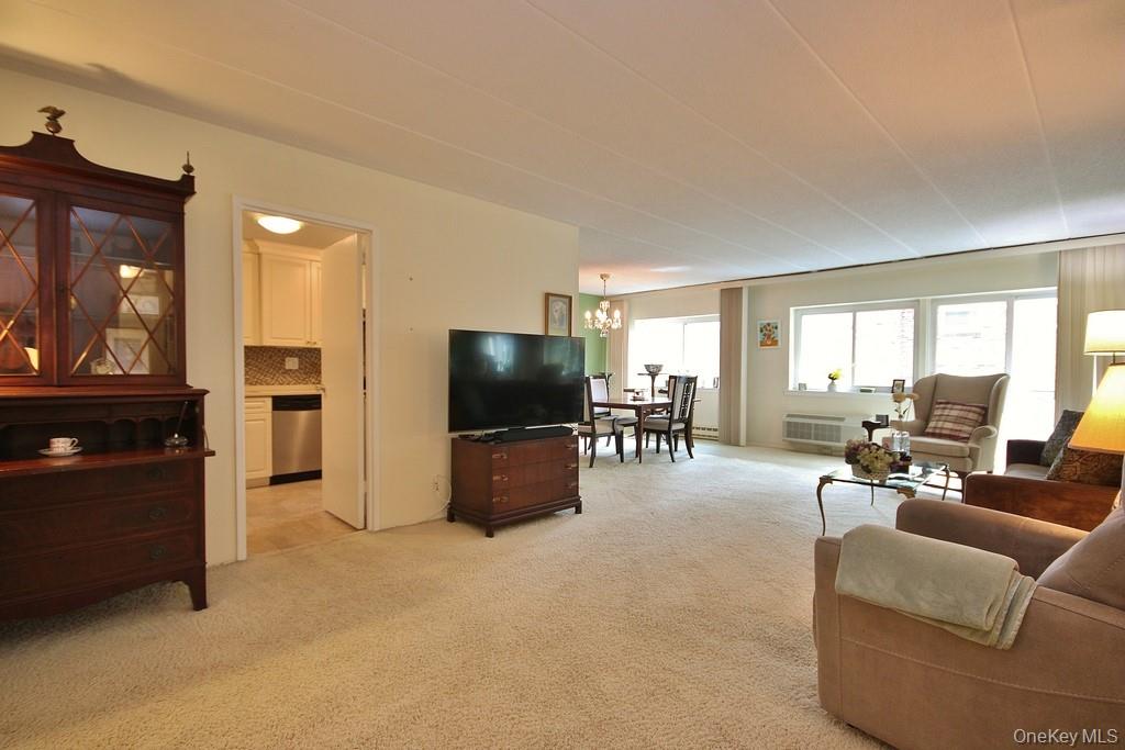 30 Greenridge Avenue # 3G, White Plains, NY 10605