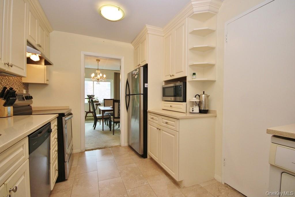 30 Greenridge Avenue # 3G, White Plains, NY 10605