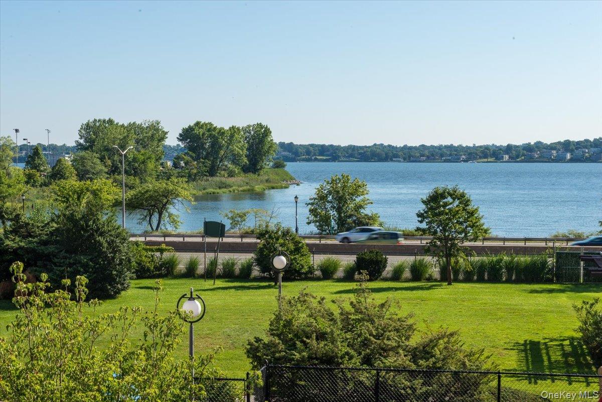 17-09 215 Street # TH45, Bayside, NY 11360