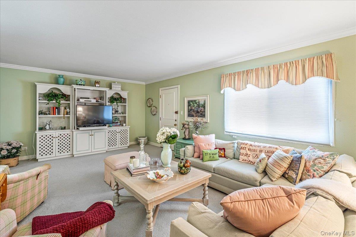 17-09 215 Street # TH45, Bayside, NY 11360