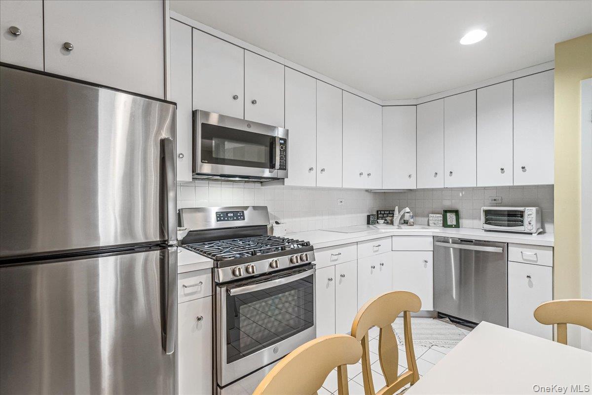 17-09 215 Street # TH45, Bayside, NY 11360