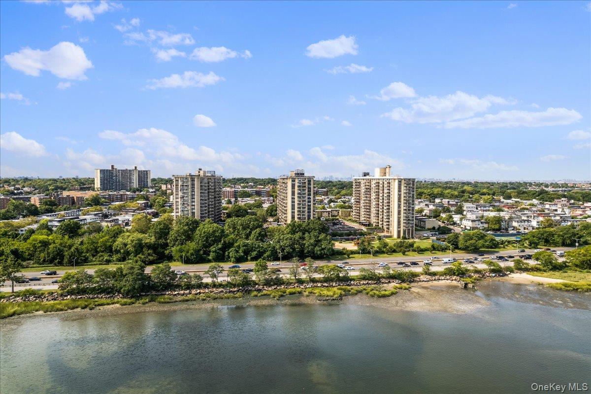 17-09 215 Street # TH45, Bayside, NY 11360