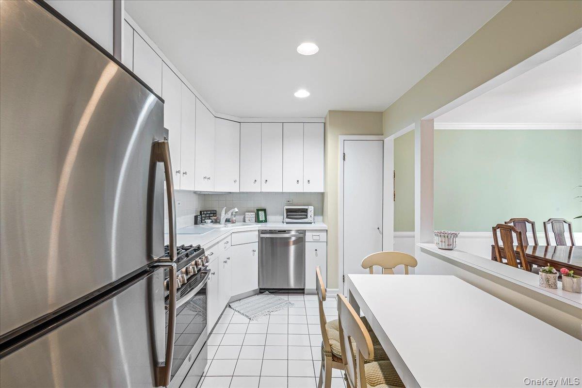 17-09 215 Street # TH45, Bayside, NY 11360