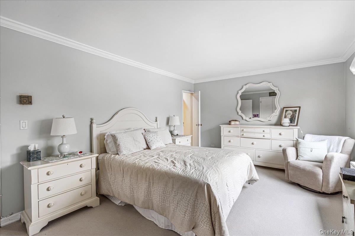 17-09 215 Street # TH45, Bayside, NY 11360