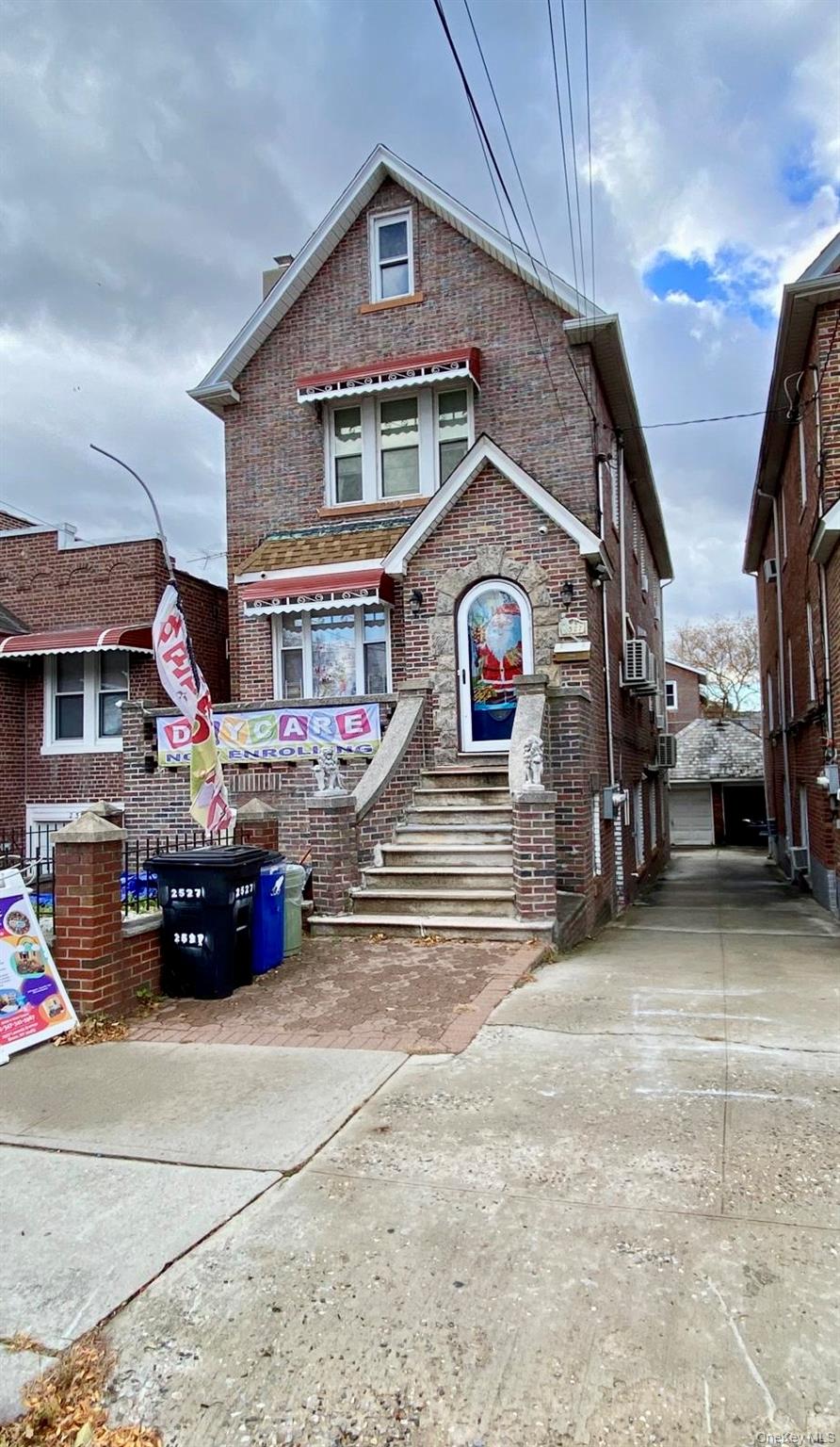 2527 Laconia Avenue, Bronx, NY 10469