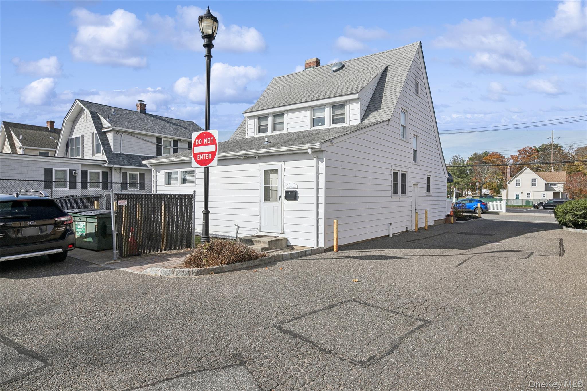 12 Manor Road, Smithtown, NY 11787