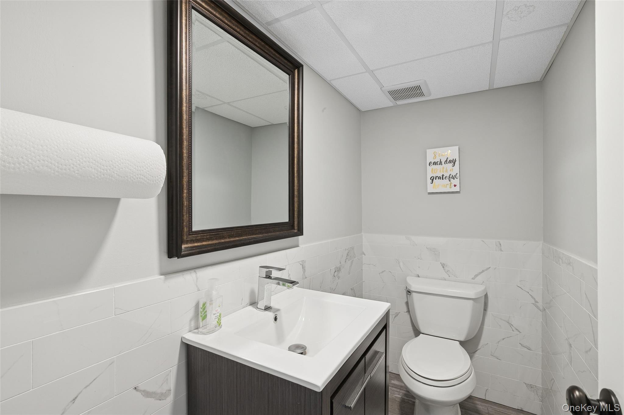 12 Manor Road, Smithtown, NY 11787