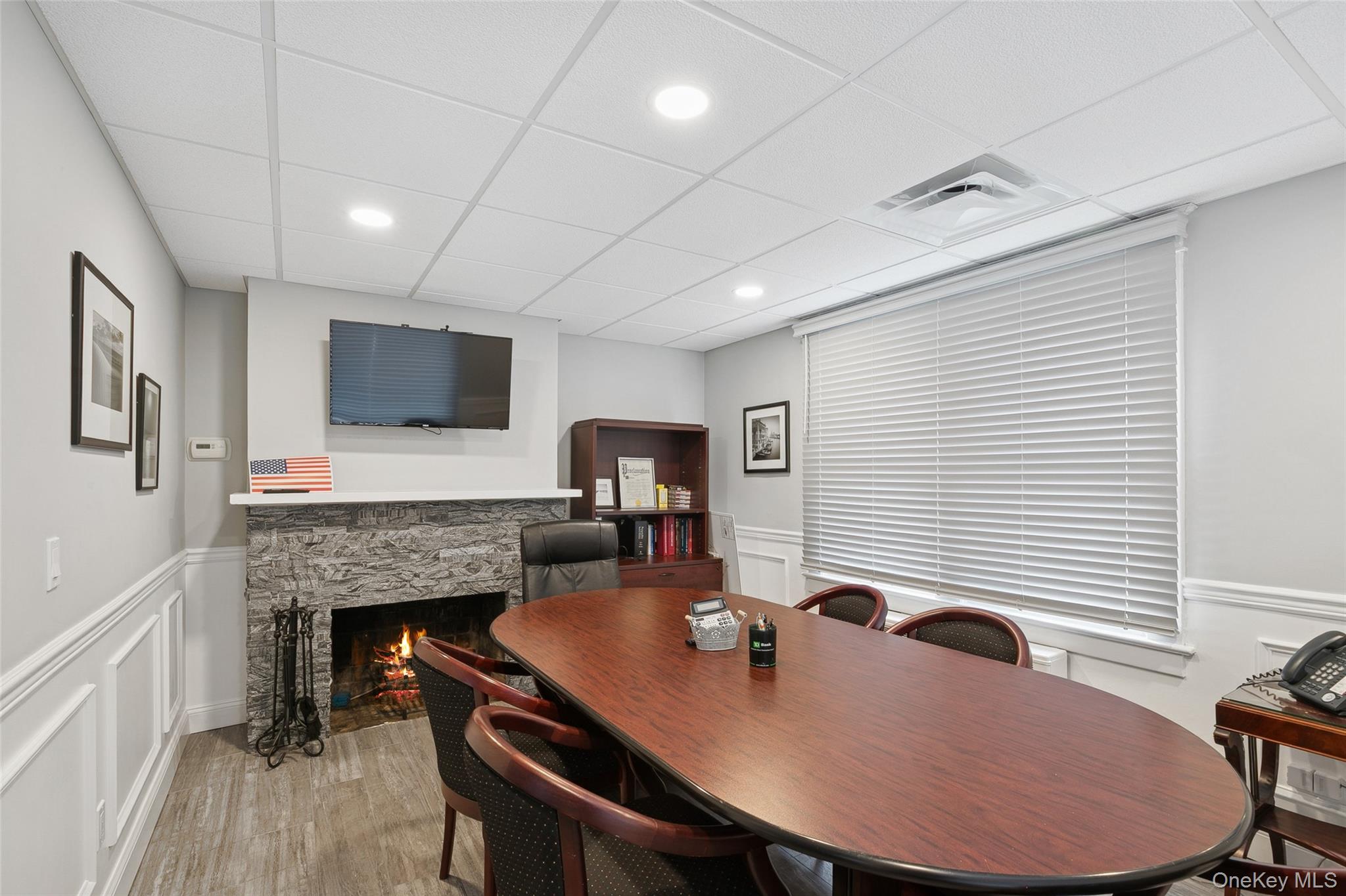 12 Manor Road, Smithtown, NY 11787