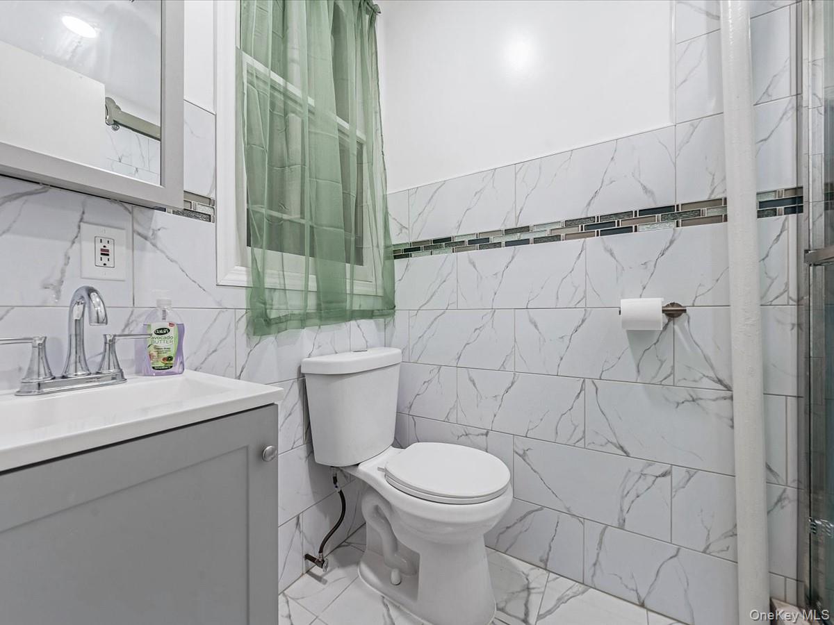 225 Hale Avenue # HSE, Brooklyn, NY 11208