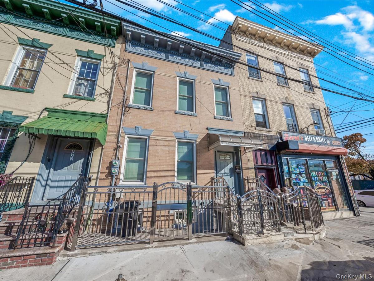 225 Hale Avenue # HSE, Brooklyn, NY 11208