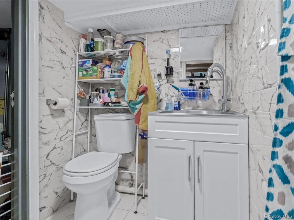 225 Hale Avenue # HSE, Brooklyn, NY 11208