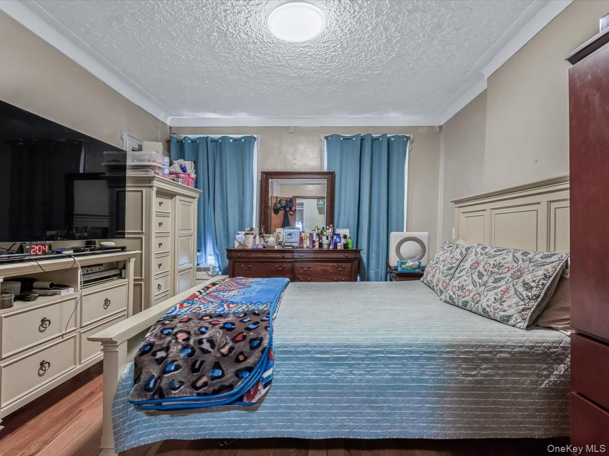 225 Hale Avenue # HSE, Brooklyn, NY 11208