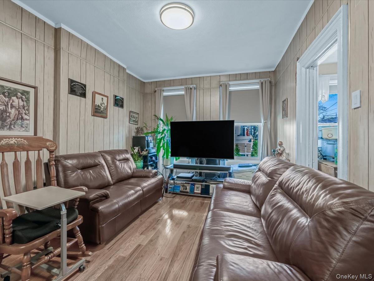 225 Hale Avenue # HSE, Brooklyn, NY 11208