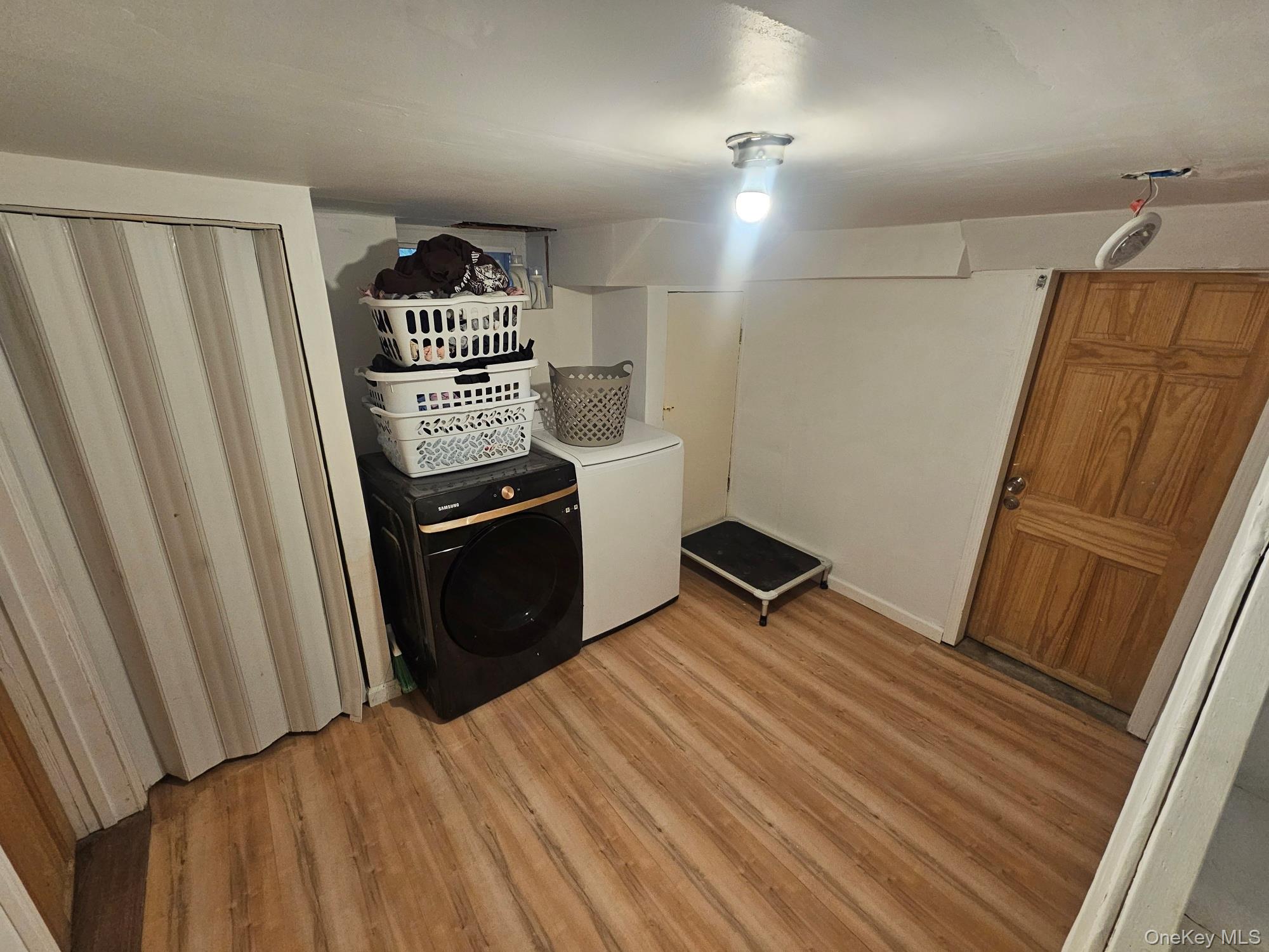 11 Edgewood Avenue, Farmingville, NY 11738