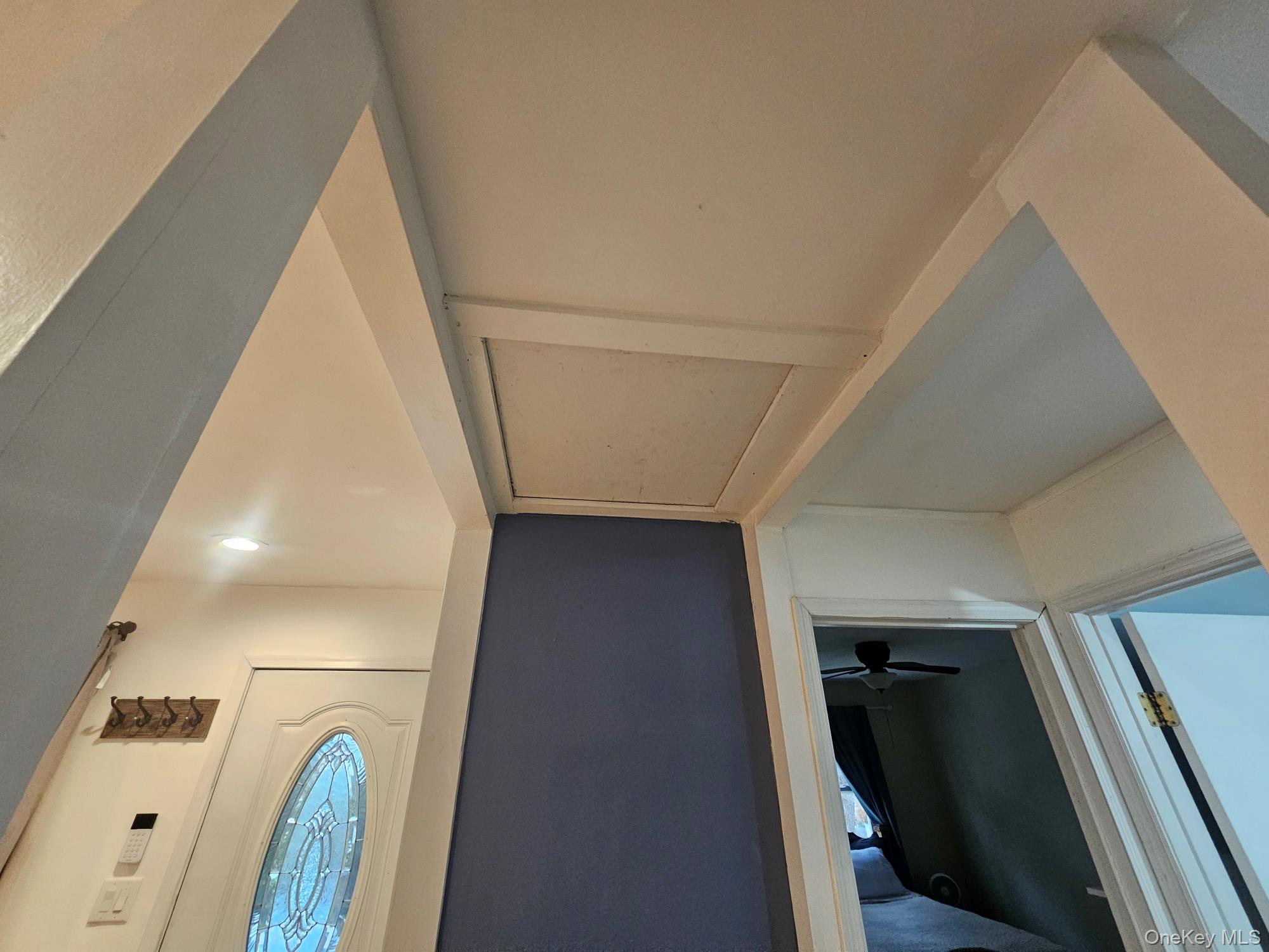 11 Edgewood Avenue, Farmingville, NY 11738