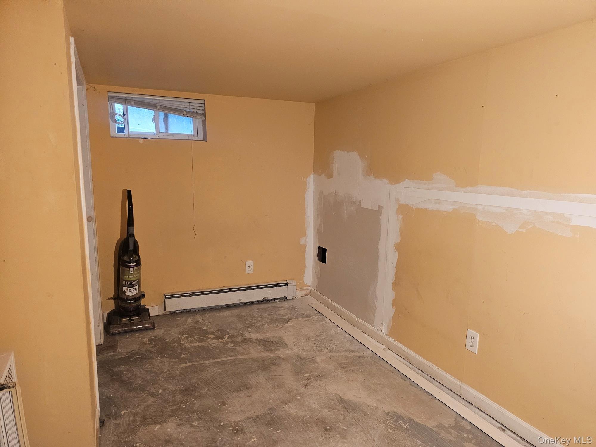 11 Edgewood Avenue, Farmingville, NY 11738