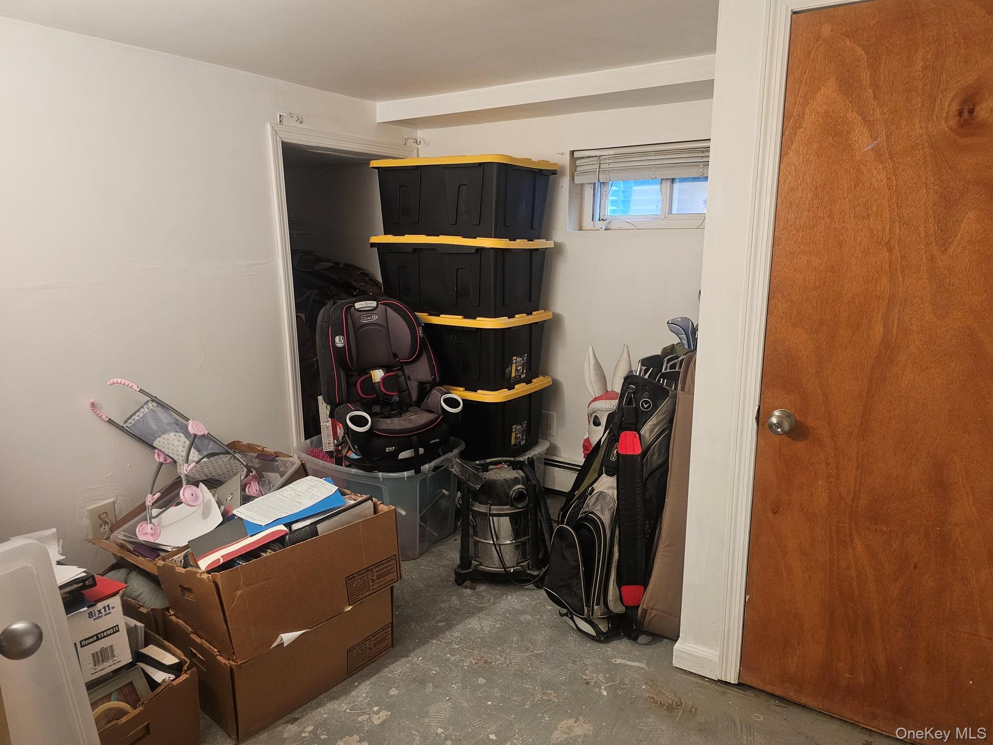 11 Edgewood Avenue, Farmingville, NY 11738