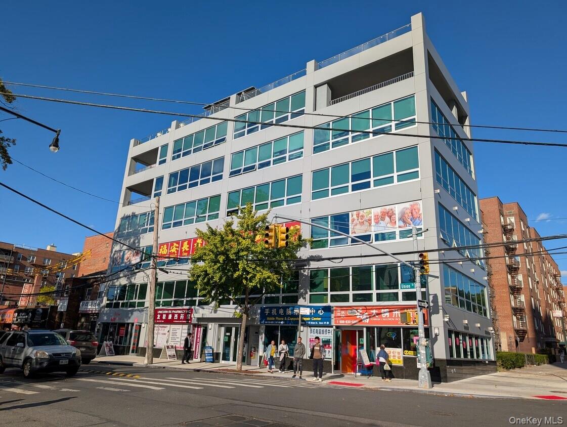 41-23 Union Street # 2F, Flushing, NY 11355