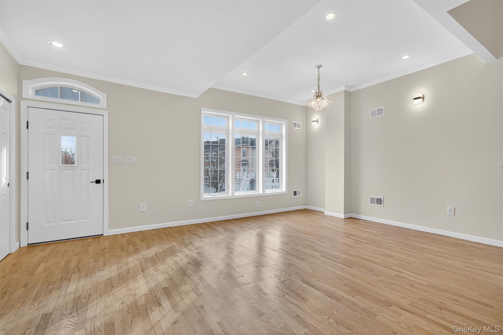 34 Alexander Court, Nanuet, NY 10954