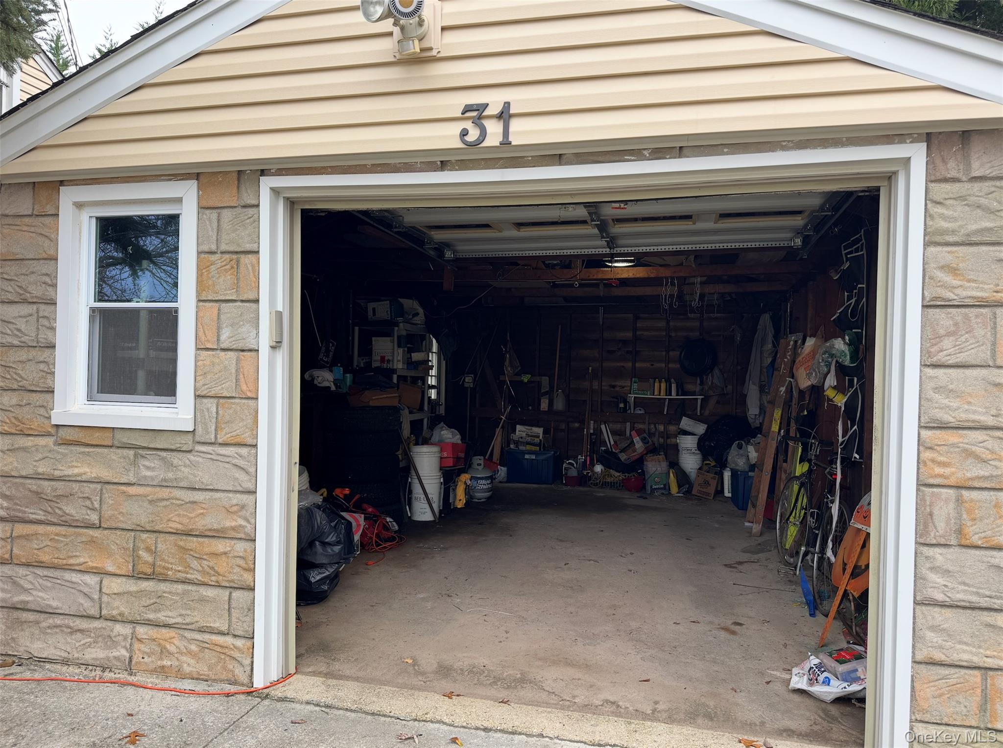 31 Irving Street, Bethpage, NY 11714