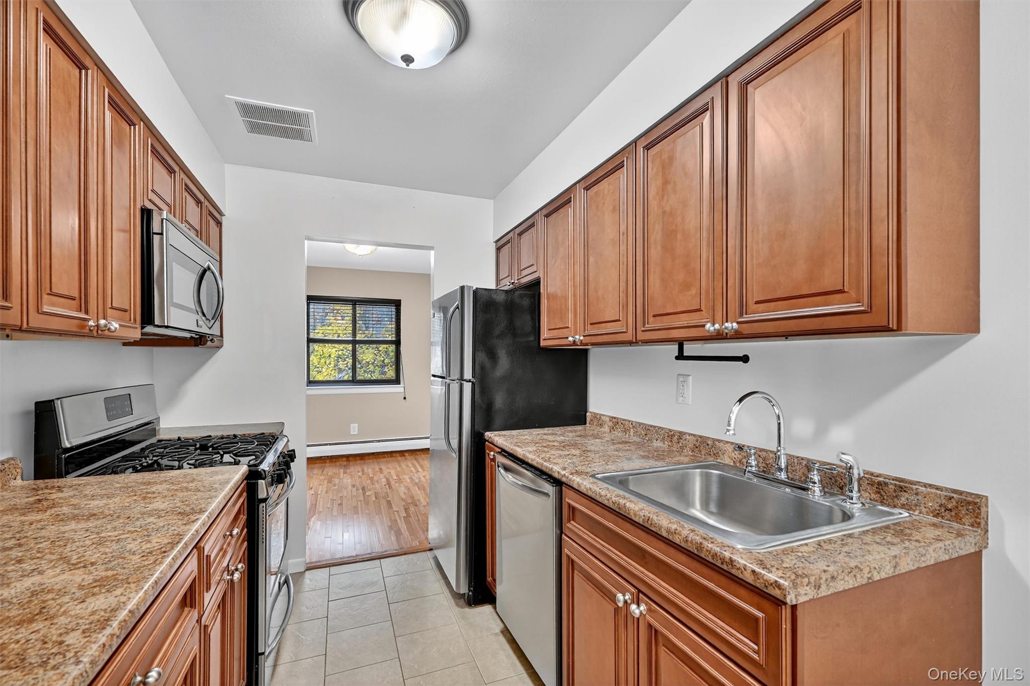 14 Charles Lane # 2B, Pomona, NY 10970