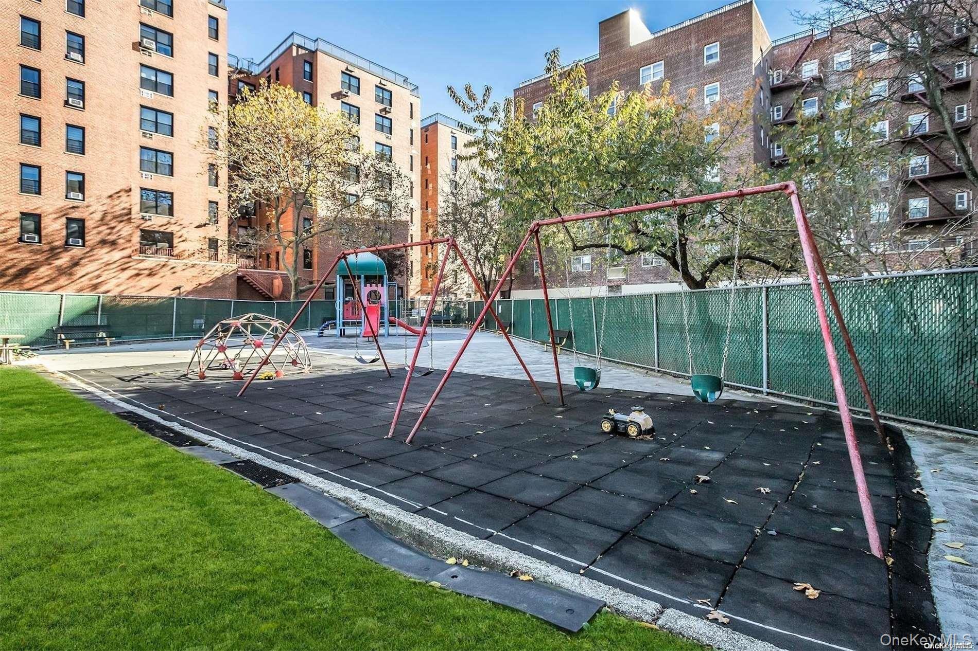 139-15 83 Avenue # 409, Briarwood, NY 11435