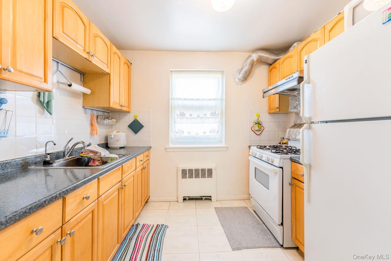 69-28 kissena Boulevard # 130B, Kew Garden Hills, NY 11367