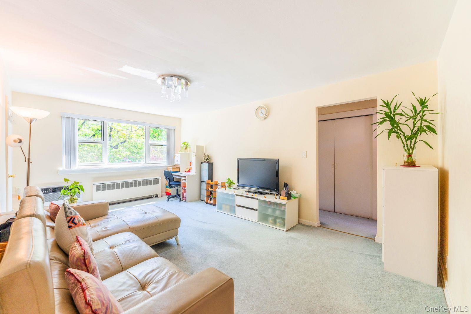 69-28 kissena Boulevard # 130B, Kew Garden Hills, NY 11367