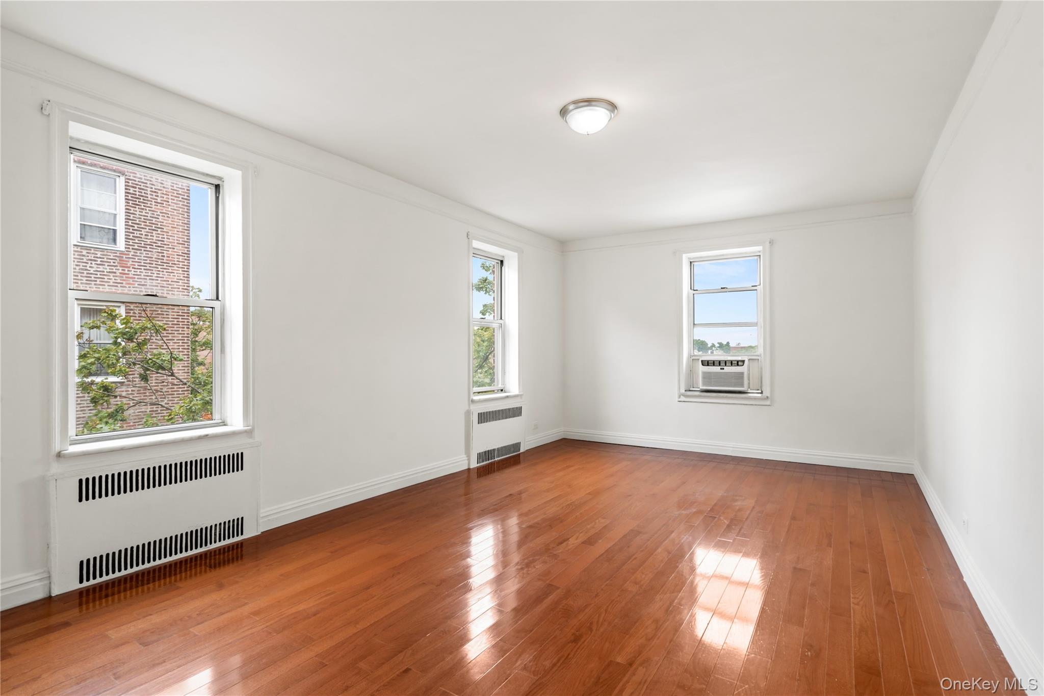 111-39 76th Road # E7, Forest Hills, NY 11375