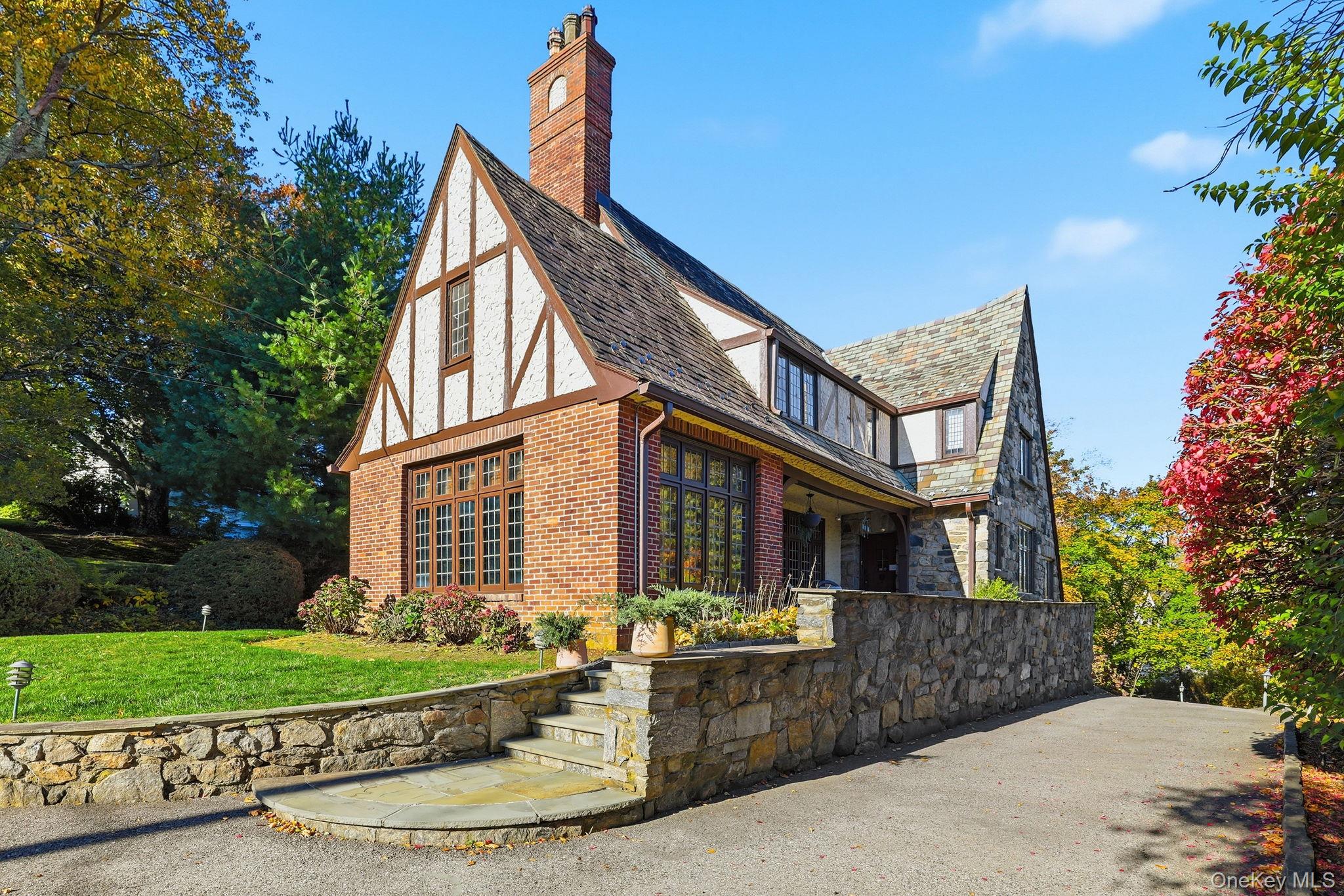 8 Club Way, Hartsdale, NY 10530