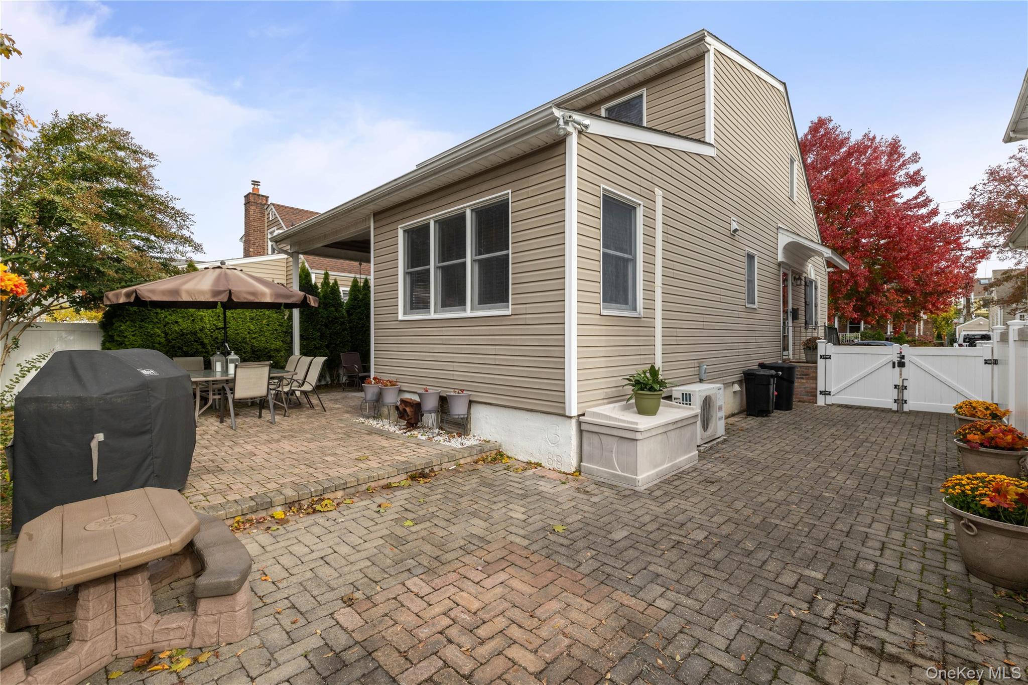 959 N 5th Street, New Hyde Park, NY 11040