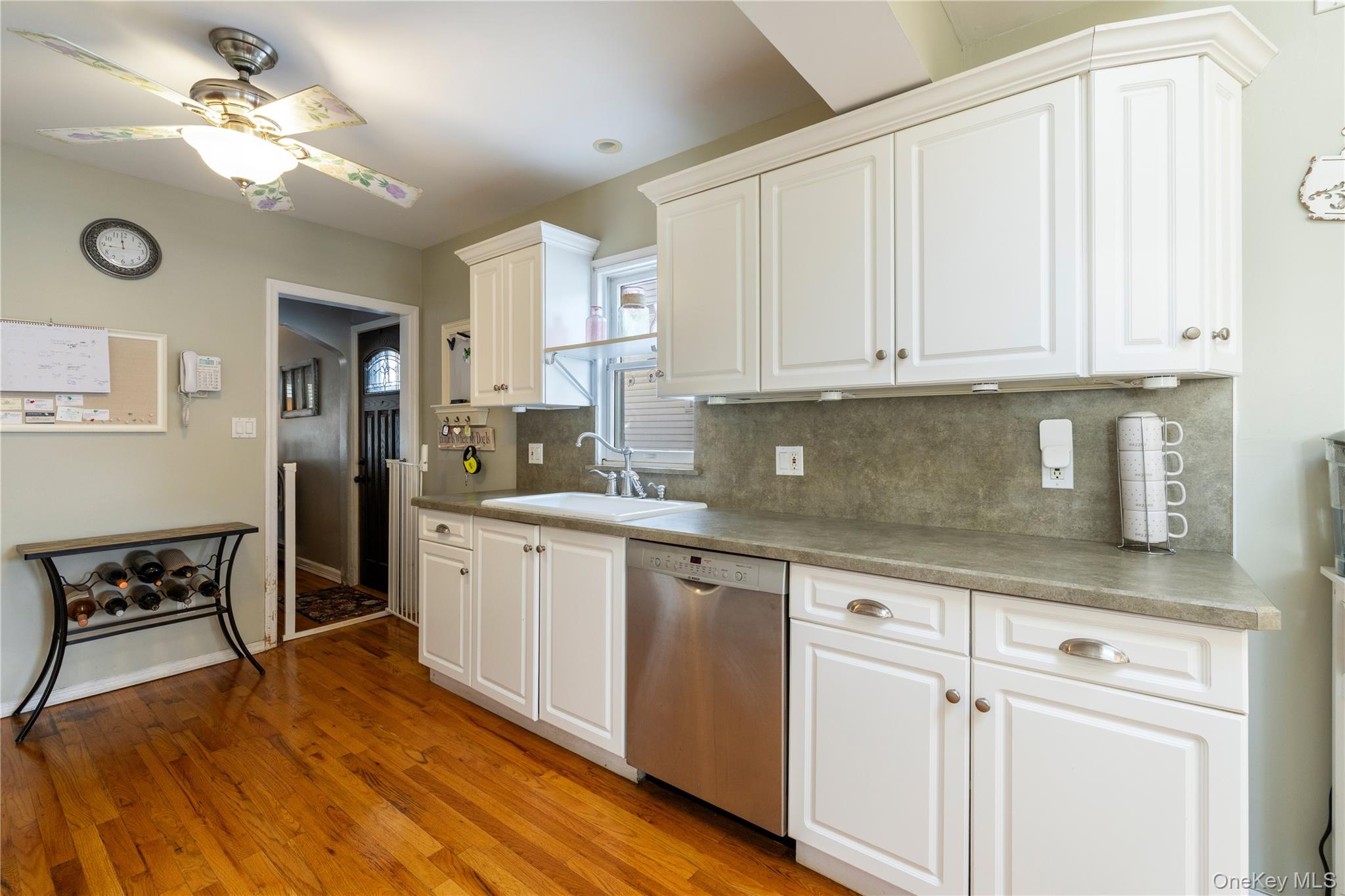 959 N 5th Street, New Hyde Park, NY 11040