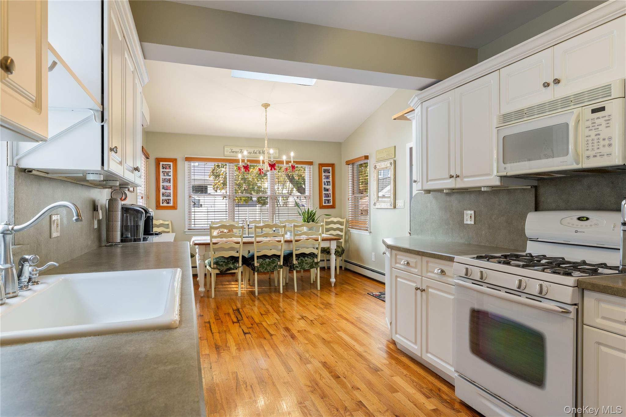 959 N 5th Street, New Hyde Park, NY 11040