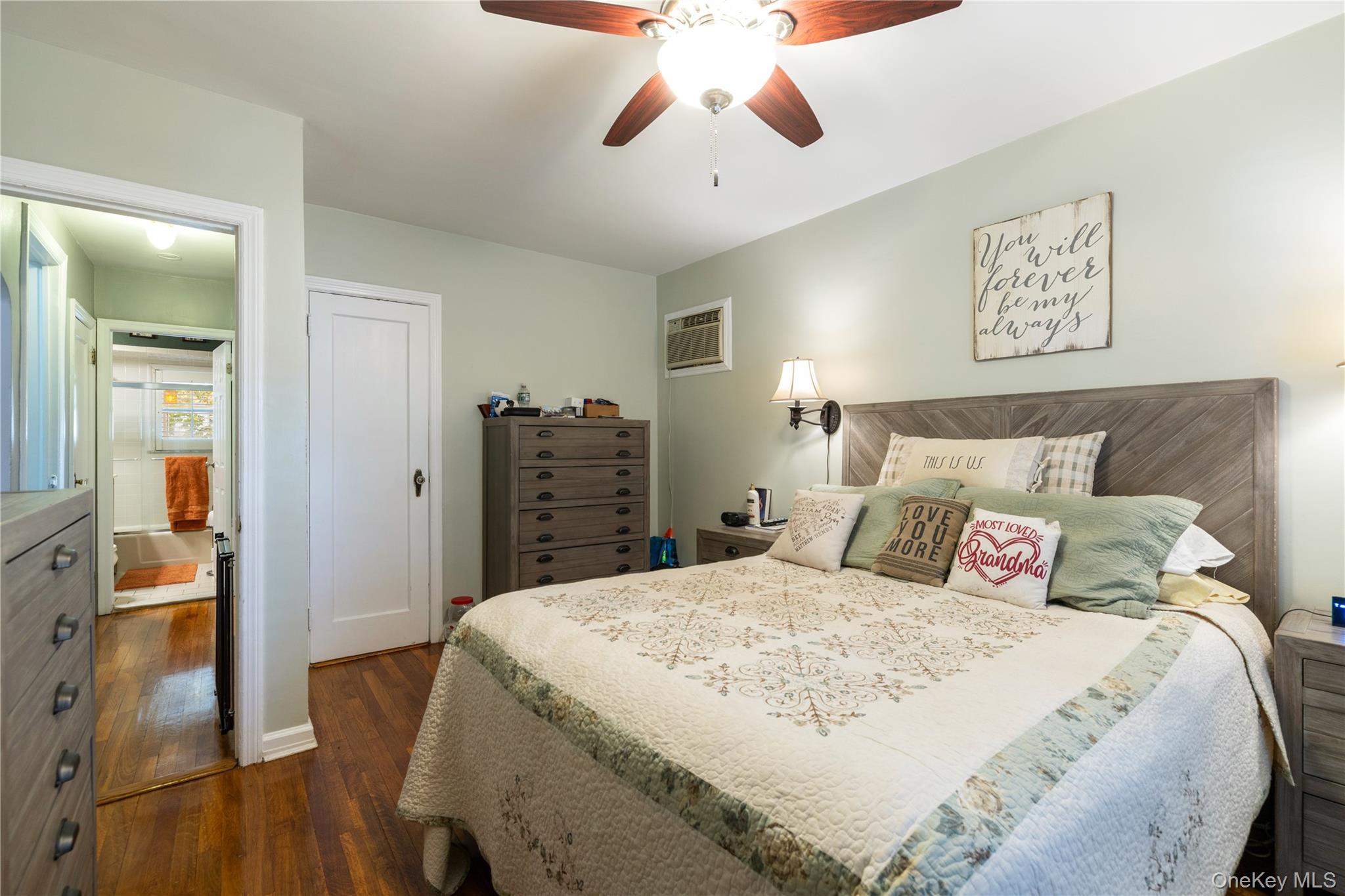 959 N 5th Street, New Hyde Park, NY 11040