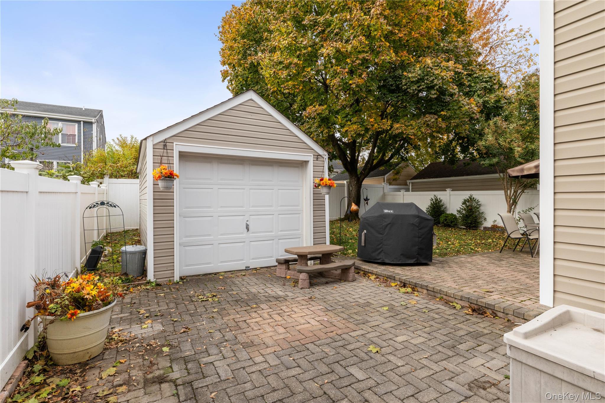 959 N 5th Street, New Hyde Park, NY 11040