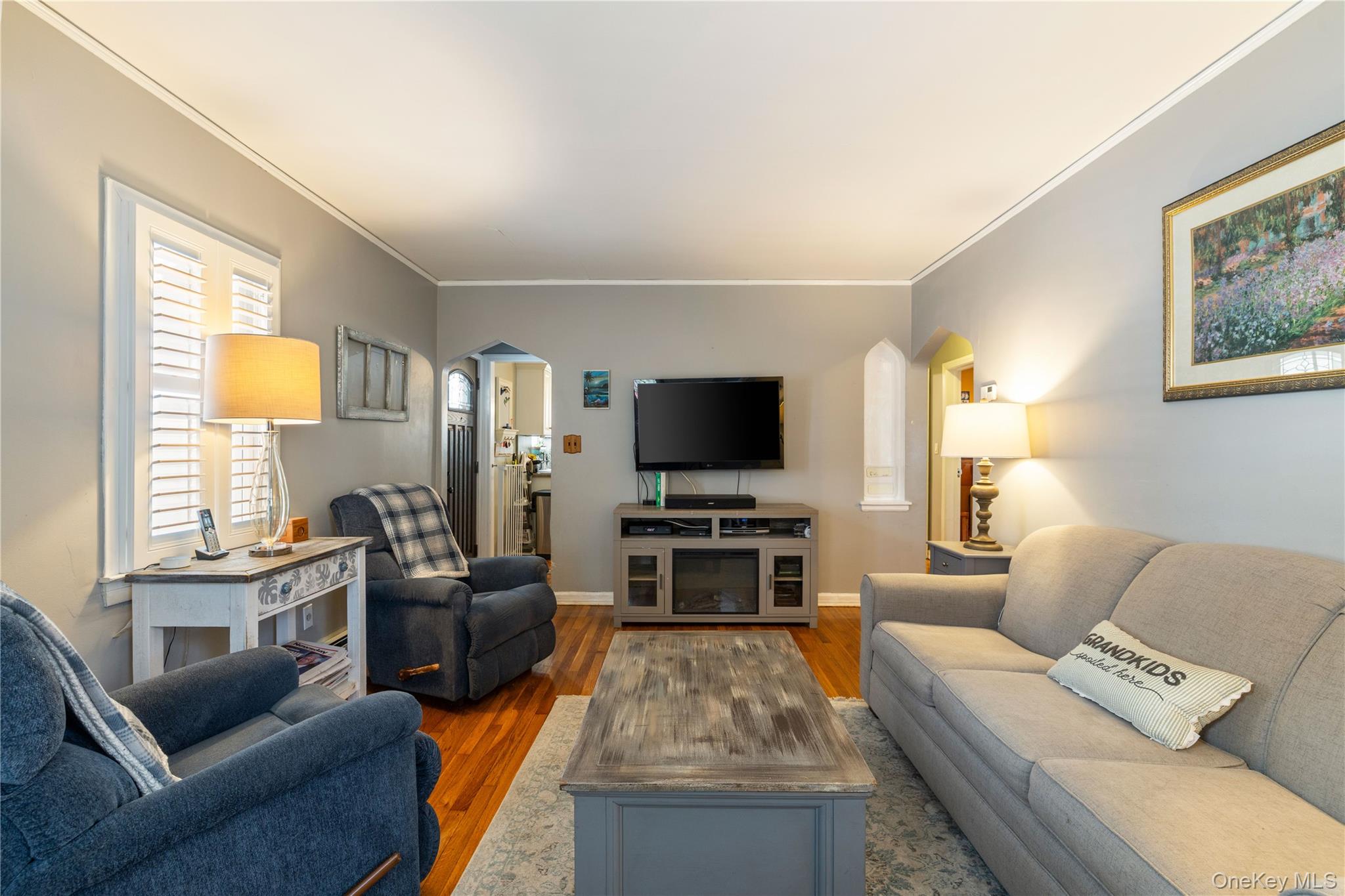 959 N 5th Street, New Hyde Park, NY 11040