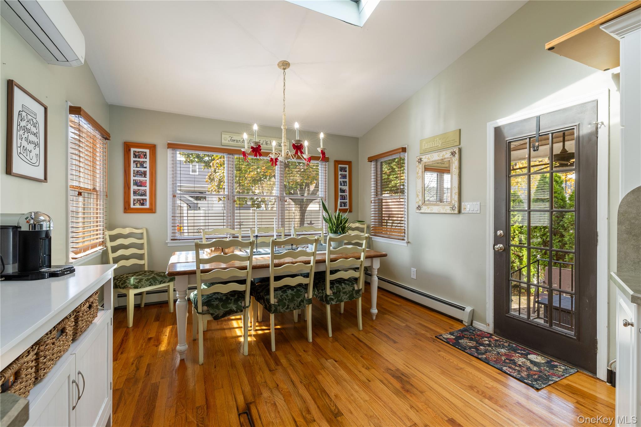 959 N 5th Street, New Hyde Park, NY 11040