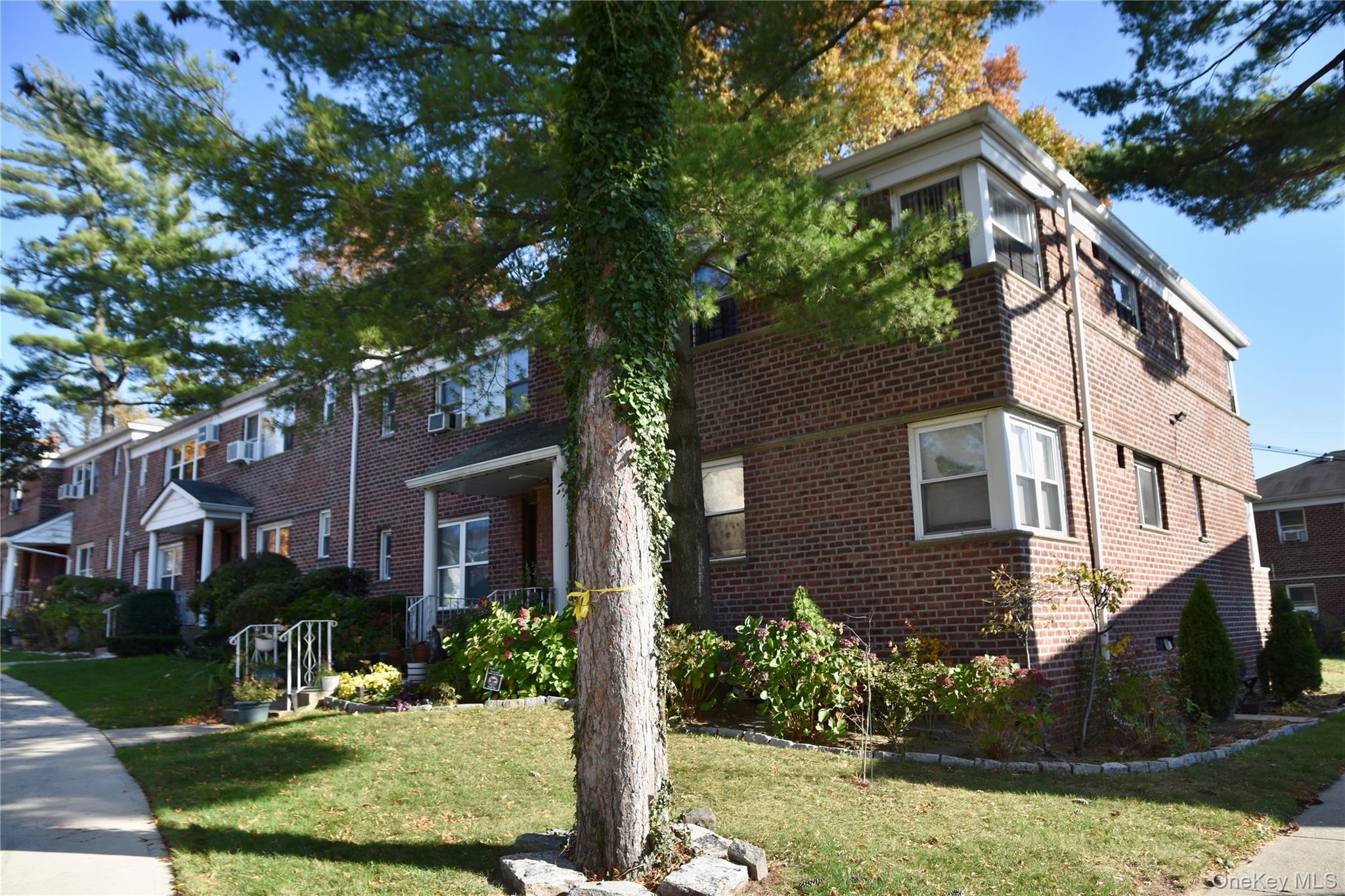 198-44 Pompeii Avenue # 1A, Hollis, NY 11423