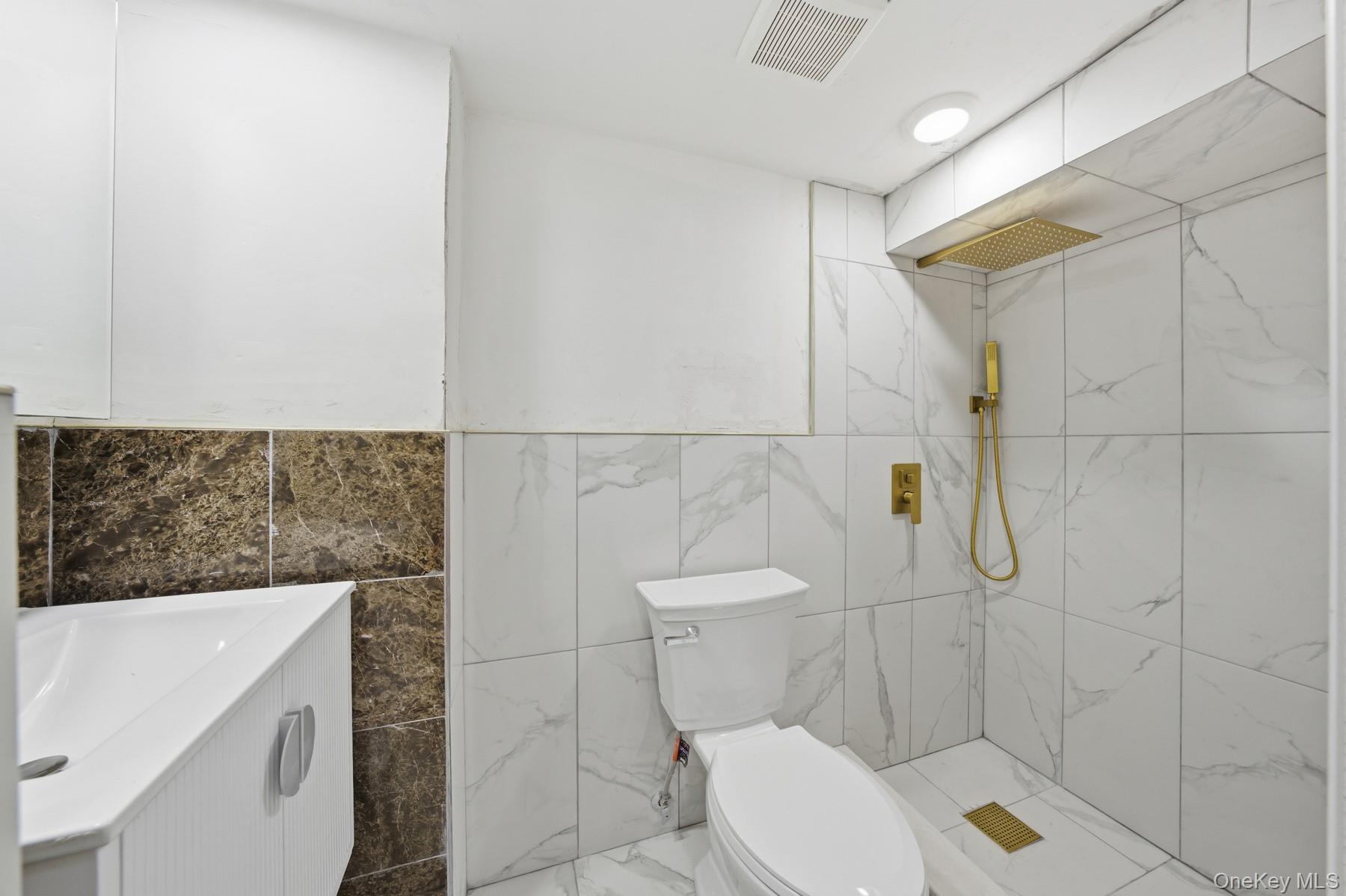 10411 205th Street, Saint Albans, NY 11412