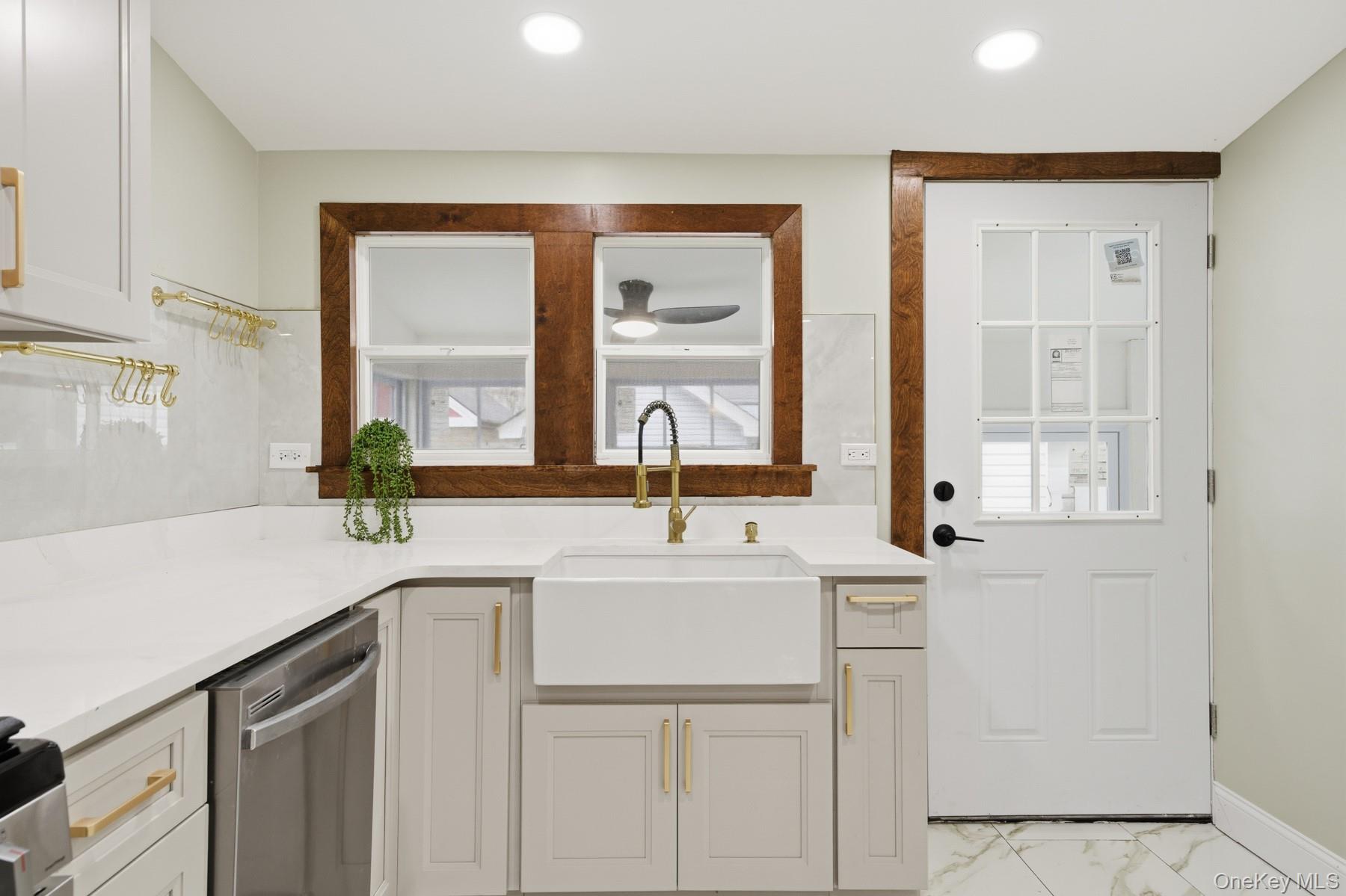 10411 205th Street, Saint Albans, NY 11412