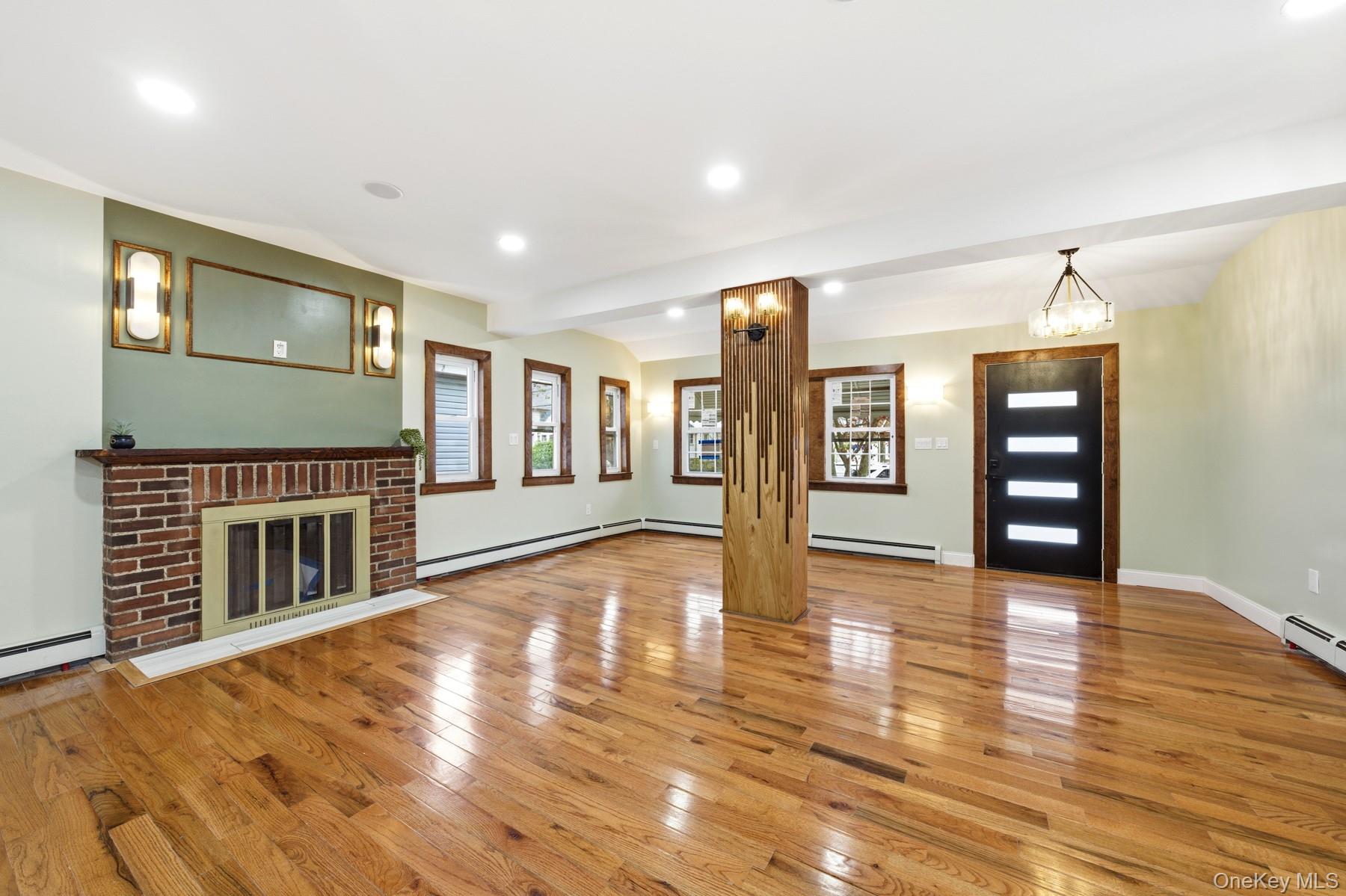 10411 205th Street, Saint Albans, NY 11412