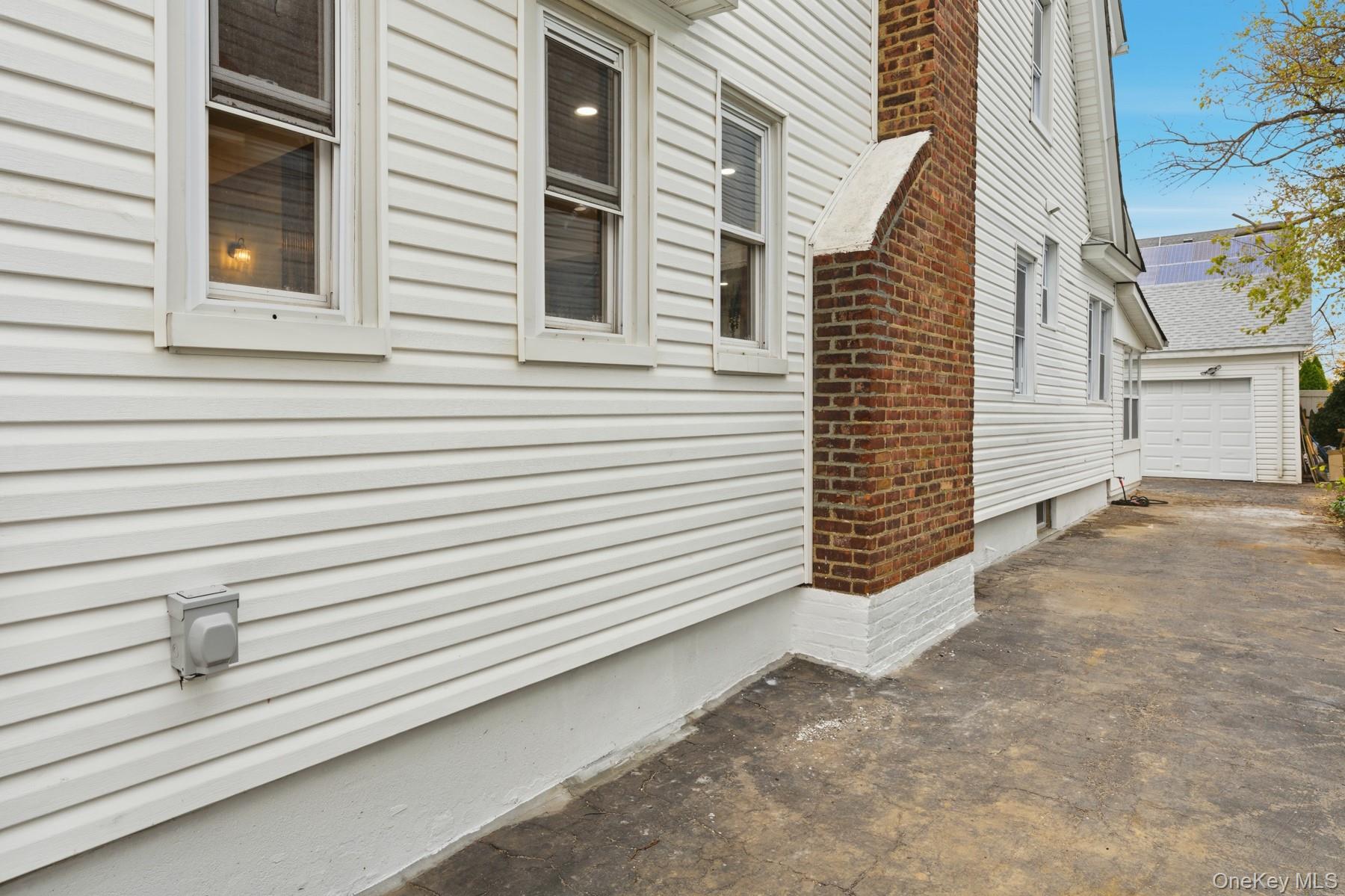 10411 205th Street, Saint Albans, NY 11412