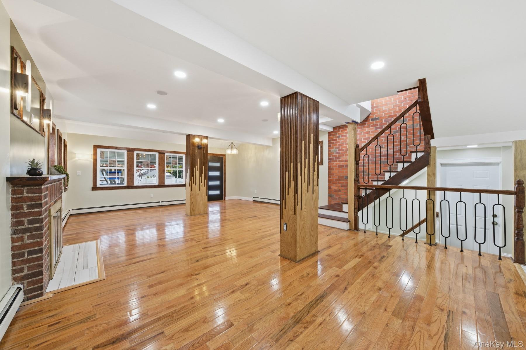 10411 205th Street, Saint Albans, NY 11412