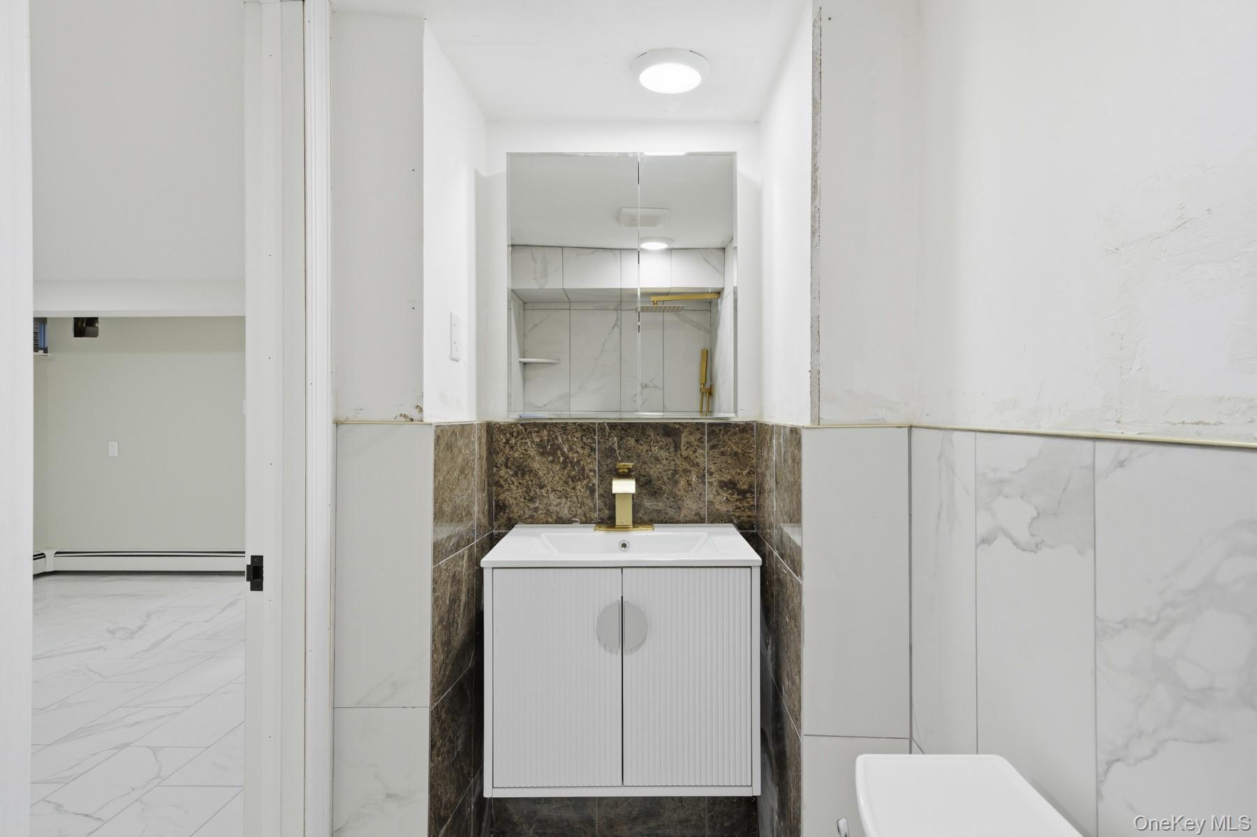 10411 205th Street, Saint Albans, NY 11412